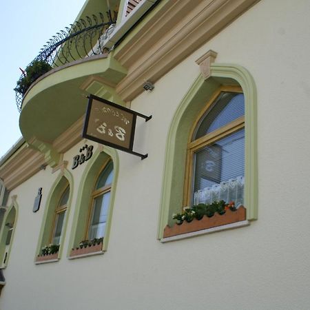Bianco Apartment Шопрон Екстериор снимка
