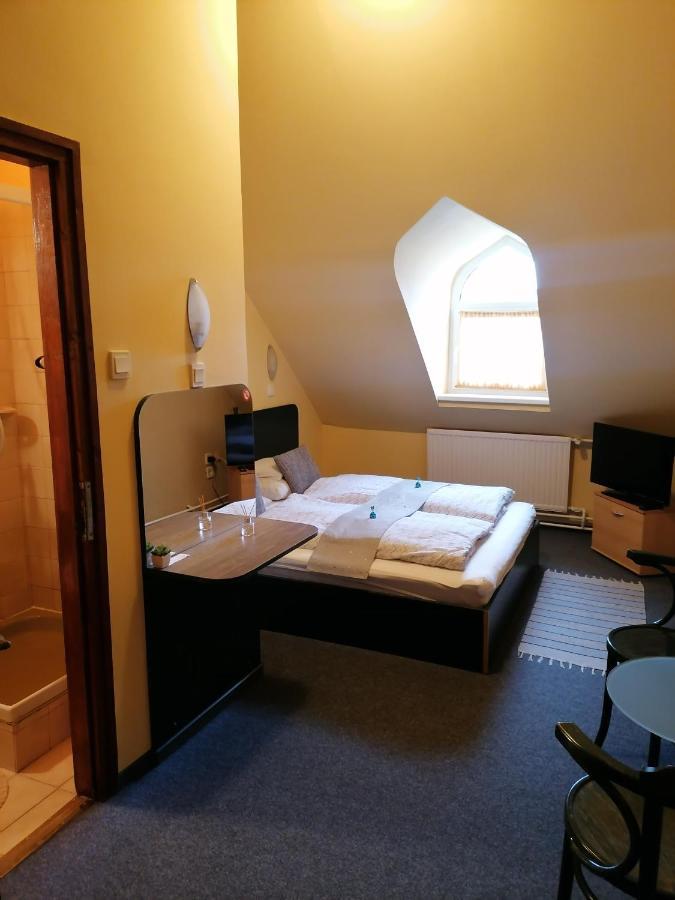 Bianco Apartment Шопрон Екстериор снимка