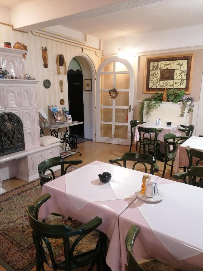 Bianco Apartment Шопрон Екстериор снимка
