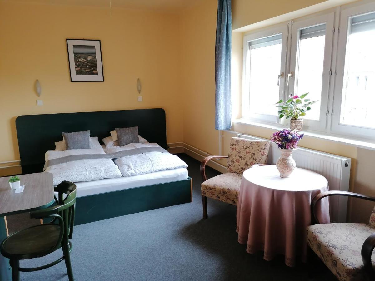 Bianco Apartment Шопрон Екстериор снимка