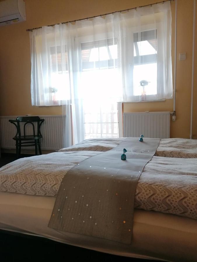 Bianco Apartment Шопрон Екстериор снимка