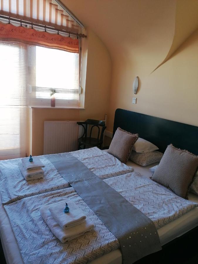 Bianco Apartment Шопрон Екстериор снимка