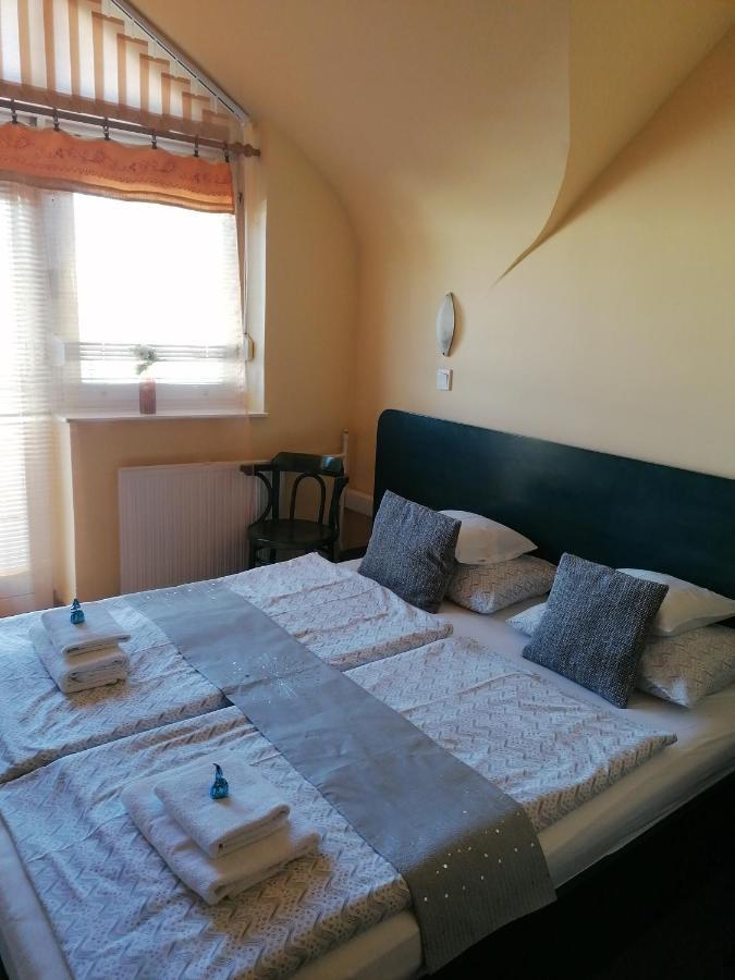 Bianco Apartment Шопрон Екстериор снимка